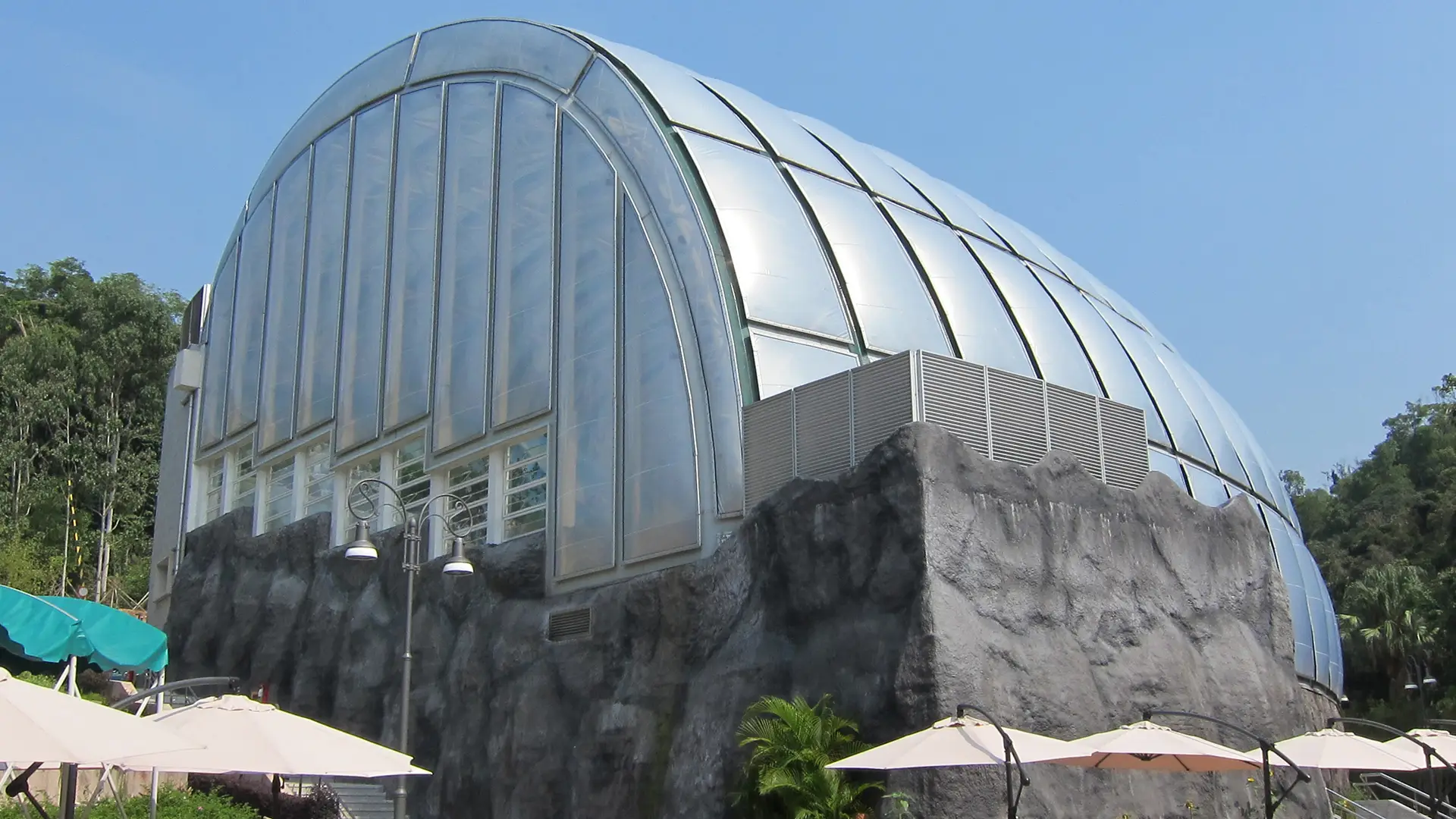 Transparent: Panda House in Macau ist mit Texlon® ETFE-Folien verkleidet. Diese schaffen eine geschlossene, kontrollierbare Umgebung für die Pandas.