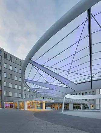 Beleuchtetes, einlagiges Texlon® ETFE System Vordach