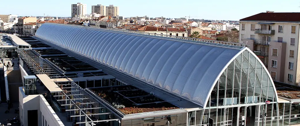 The Texlon® ETFE inflated panels help to control the climate.