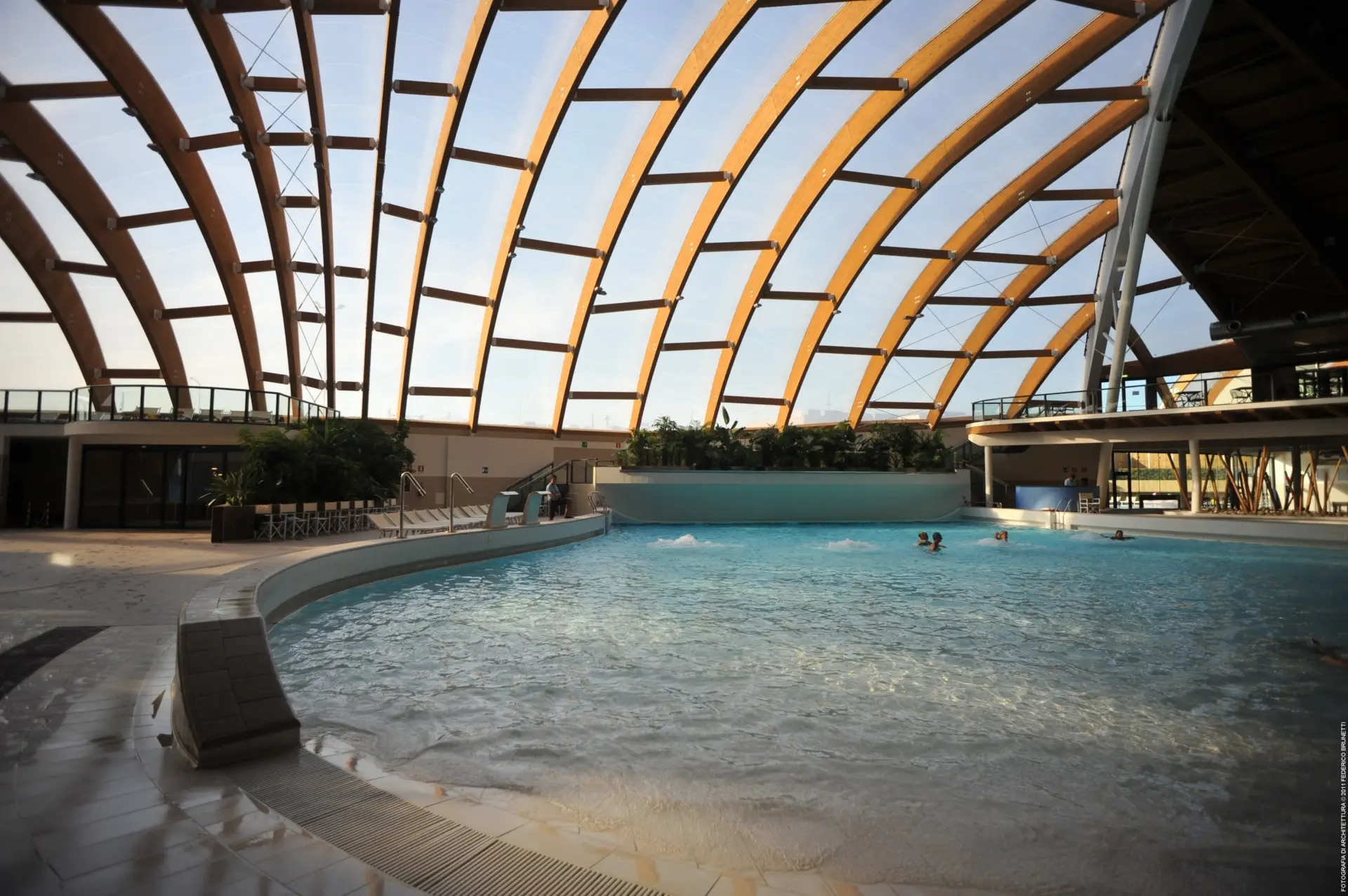 AcquaWorld is Italy’s first all-year indoor water park, under a ETFE roof with exceptional light transmission properties. 