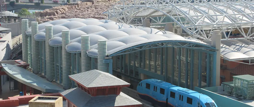 Universal Studios - Das Texlon® ETFE-System von Vector Foiltec wurde ausgewählt, um mehrere Vordächer mit einer Fläche von über 33.000 m2 zu installieren.