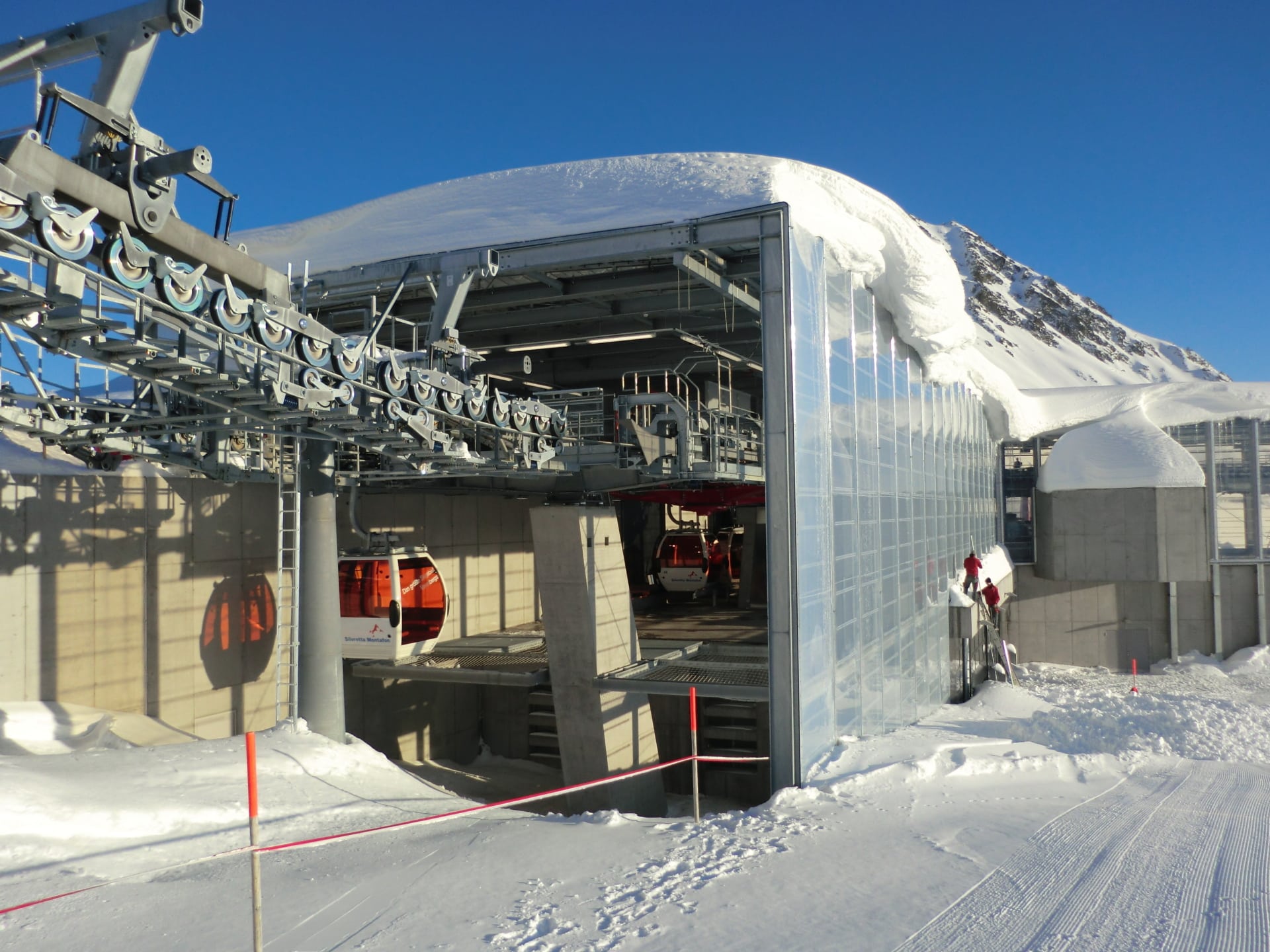 Inspirierendes Projekt bestehend aus 2.435 m² transparenter Texlon® ETFE-Folie in rauem Klima.
