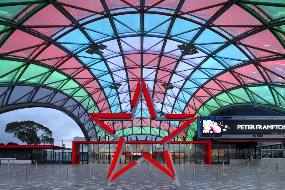 Der innovative Eingang zum Adelaide Entertainment Center, bestehend aus zwei Lagen Texlon® ETFE-Folien, so dass ein mit Luftdruck gefülltes Kissen entsteht.