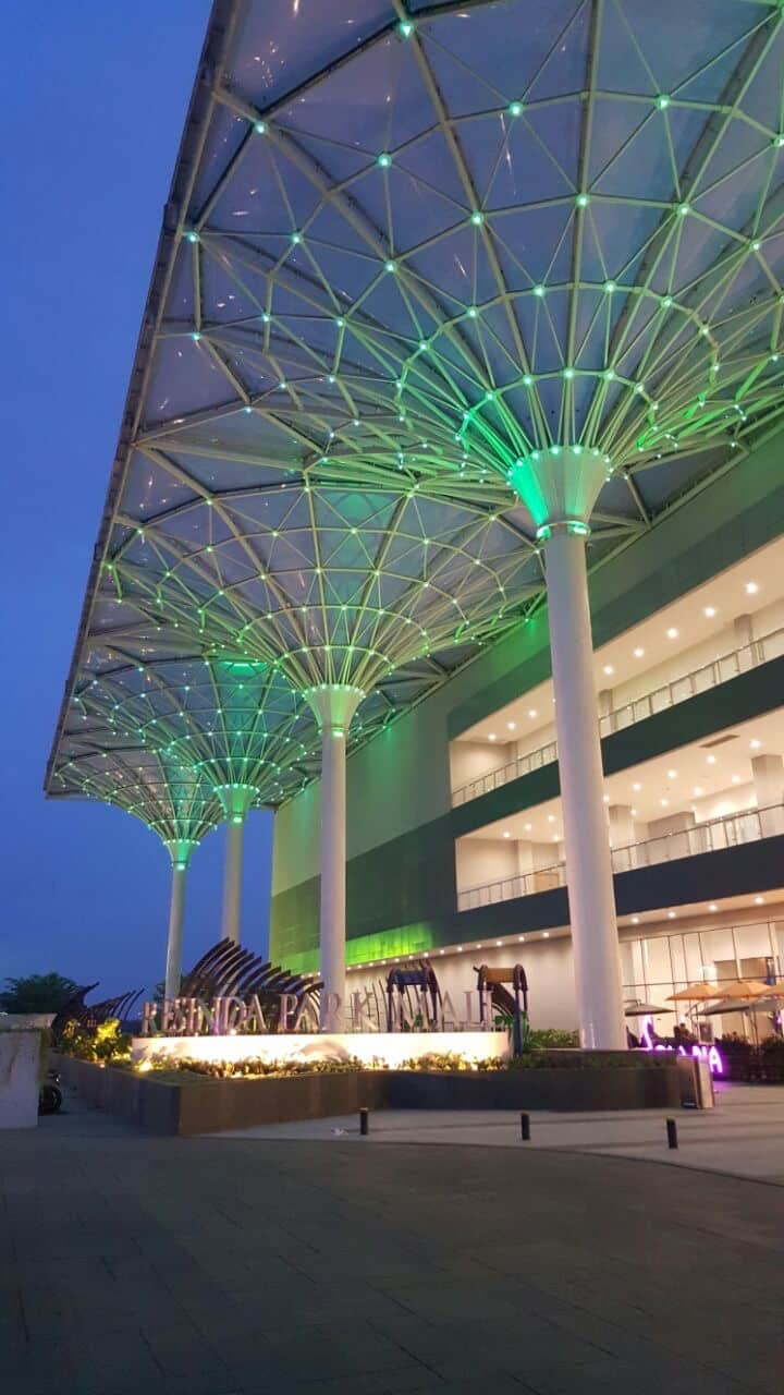 Resinda Park Mall features Texlon® ETFE canopies focused on achieving climate control strategies through innovative design concepts.