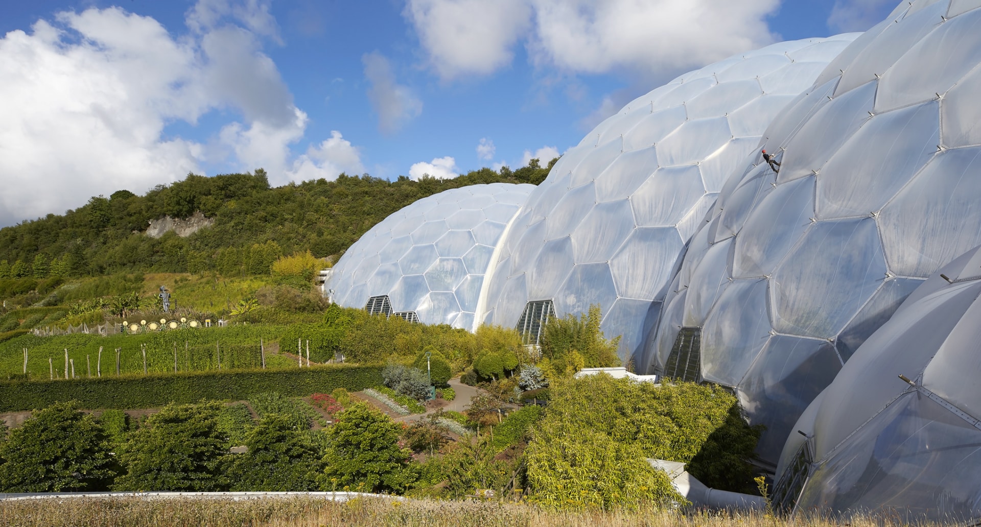 625 Texlon® ETFE Folienkissen überspannen die außergewöhnlichen Biome, die das konstruktive und gestalterische Herz des Eden-Projekts in Cornwall bilden