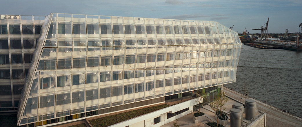 Front view of the Texlon ETFE single-layer facade - onto the Elbe
