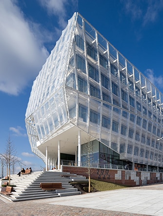 Für das Bürogebäude der Unilever-Zentrale entwarf und installierte Vector Foiltec eine innovative Fassade mit Texlon® ETFE. 