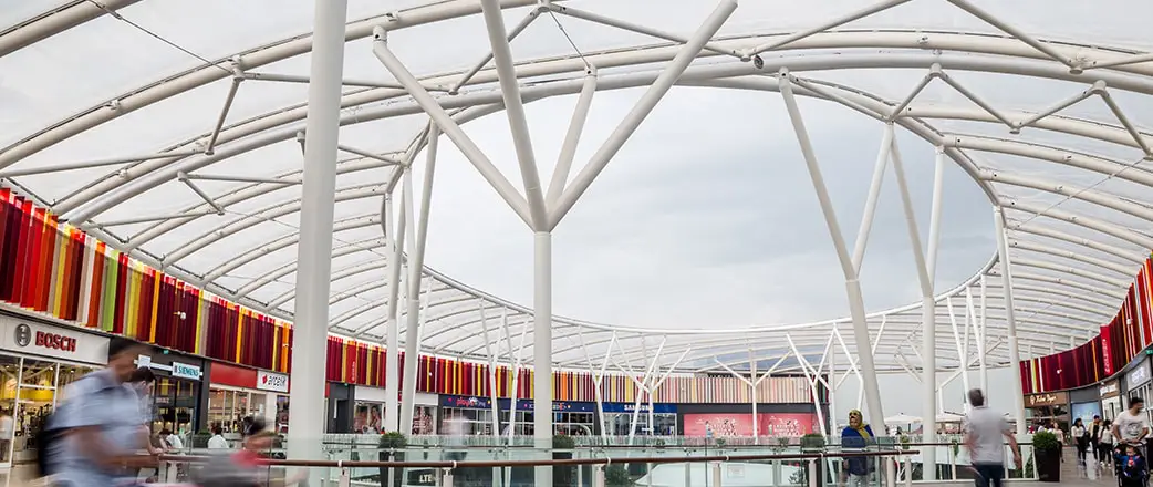 View at the ETFE canopy and its steel structure.