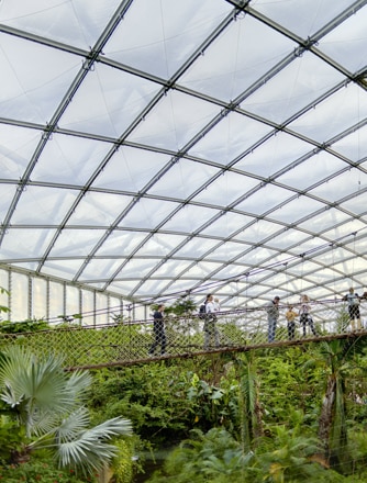 Aufgeblasene Texlon® ETFE-Paneele spielten eine Schlüsselrolle bei der erfolgreichen Entwicklung dieser selbsttragenden Struktur im Gondwanaland des Zoos Leipzig.