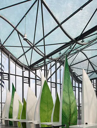 The undulating roof leaves visitors with a feeling of being in a greenhouse.