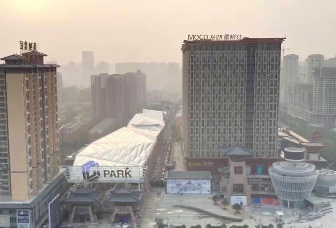 Der erste ETFE-Dach im Nordwesten Chinas wurde 2016 fertiggestellt. Hervorragendes, einzigartiges Design für das Xi'an GPark-Einkaufszentrums.