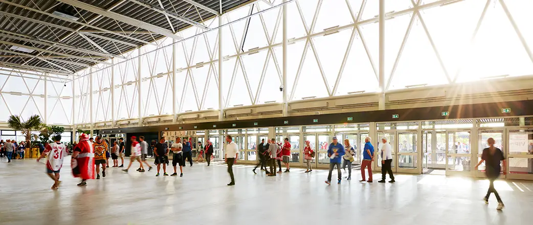Das MCH Messecenter Herning hat ein neues Gebäude erhalten: eine Eingangshalle mit einer über 2000 m2 großen Texlon® ETFE-Fassade.