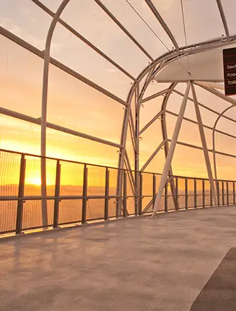 Die Fassade aus Texlon® ETFE mit einer beeindruckenden Fläche von 9.527 m2 besteht aus 400 doppellagigen Kissen.
