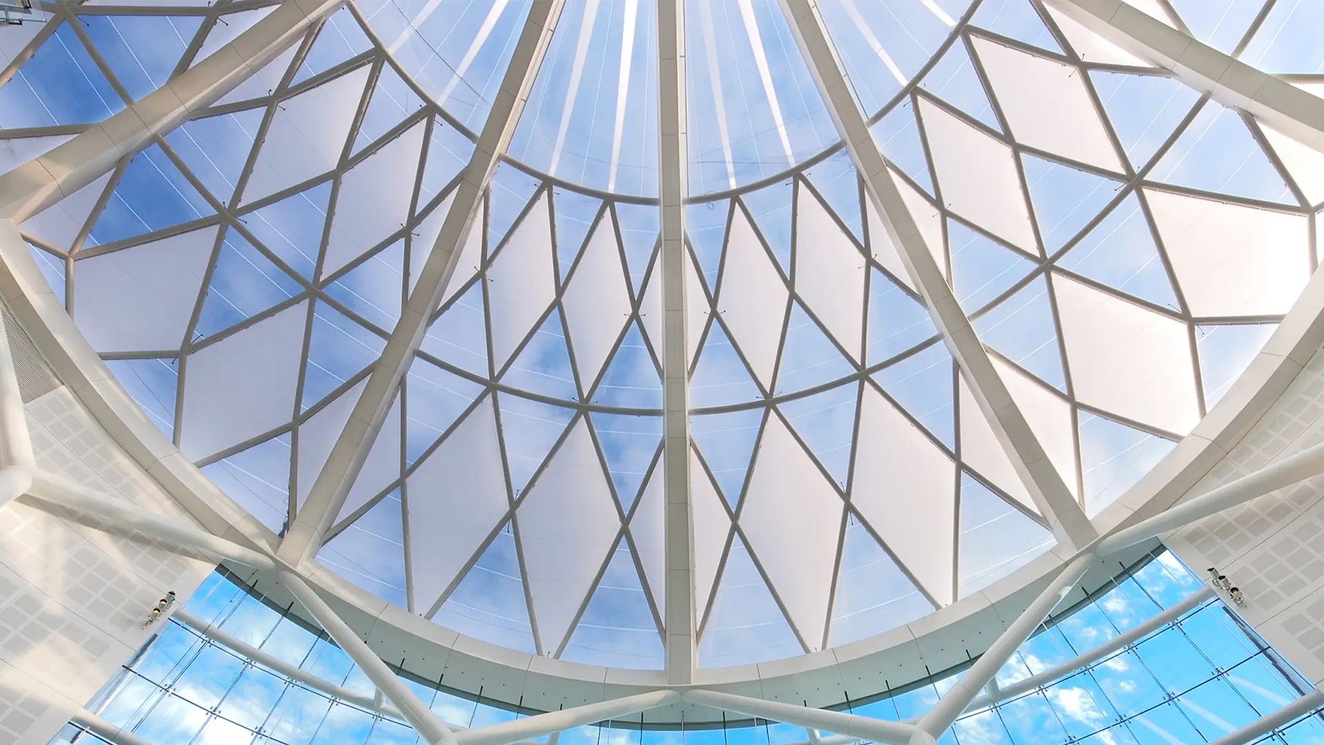 Sandton City ist eine preisgekrönte Ergänzung der Skyline von Johannesburg und das erste Projekt in Südafrika, das die Texlon® ETFE-Technologie einsetzt.