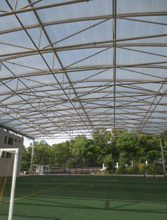 Die bedruckten ETFE-Folien bieten Wärme- und Blendschutz.