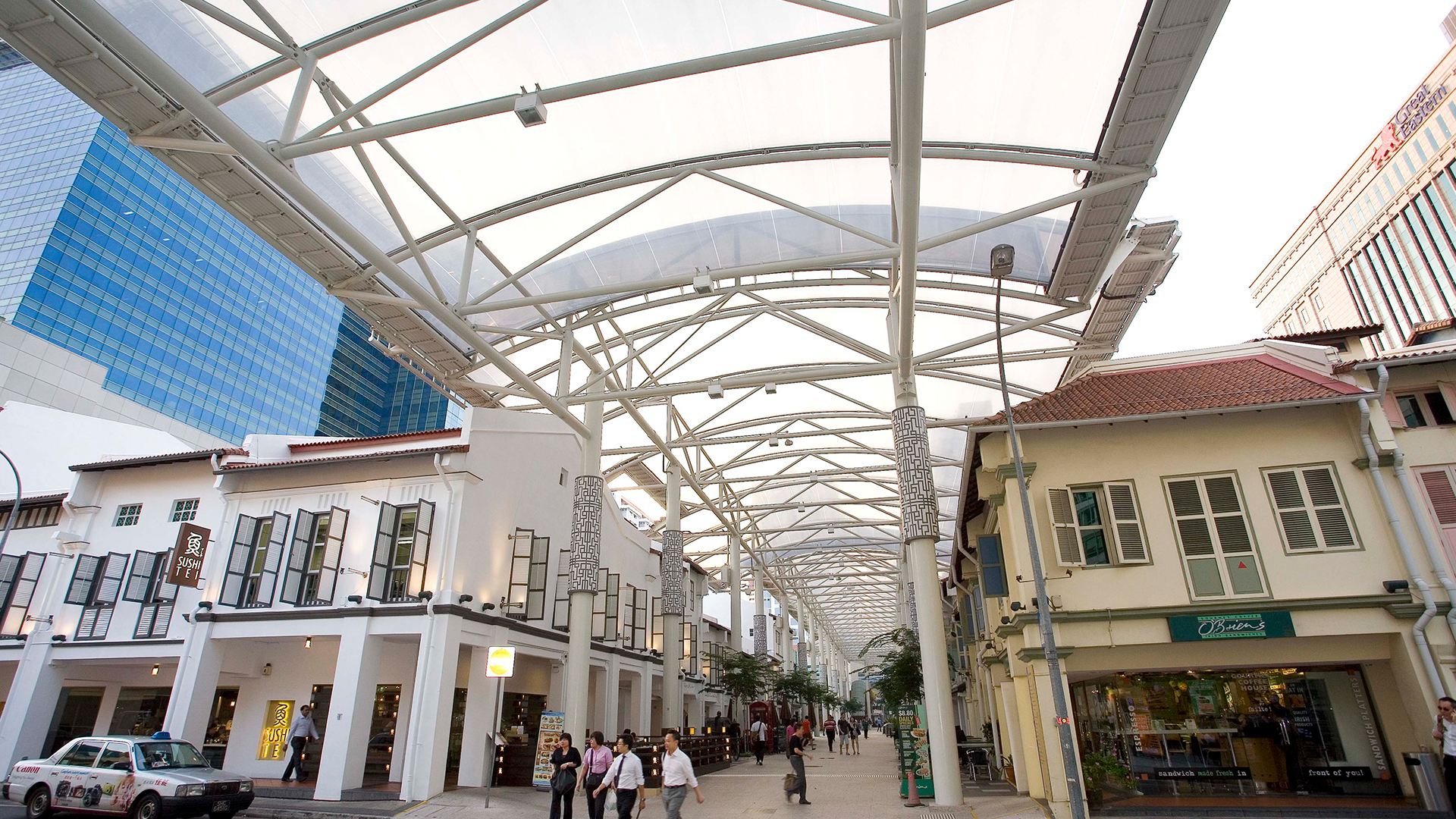 The Texlon® ETFE roof provides plenty natural lighting, fresh air circulation and protection from any undesired weather.