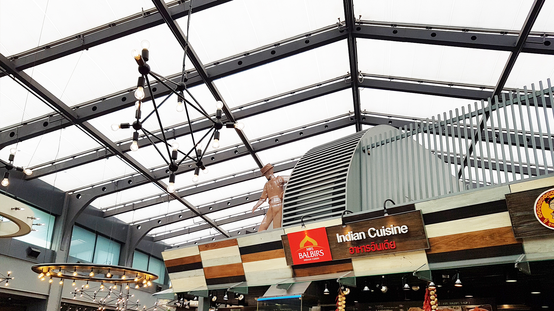 The food court is covered with a clever 3-layer ETFE cushion system with white top-foil allowing a natural glow from the sunlight during.