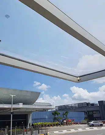 Die 5.700 m² große Überdachung besteht aus einem zweilagigen Texlon® ETFE-System.