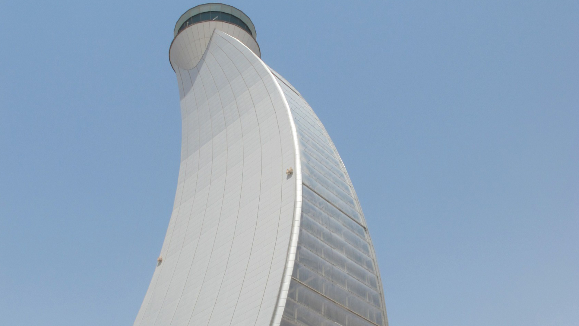 Air Traffic Control Tower at Abu Dhabi International Airport with Texlon® ETFE facades on both the east and west faces of the building.