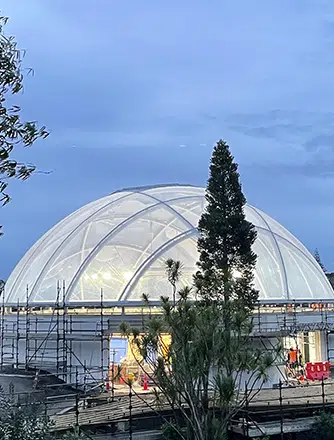 The 30 m diameter Texlon® ETFE dome maximizes the thermal efficiency and light transmission for the habitat.