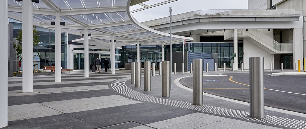 The Texlon® ETFE drop off canopy protects arriving passengers from rain and sun.