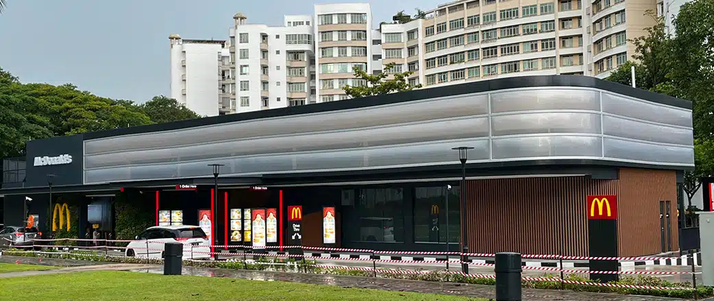 In Singapore hat ein neuer McDonald’s mit einer einzigartigen Texlon® ETFE-Fassade geöffnet.