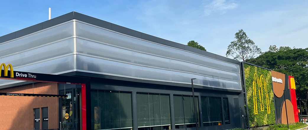 The ETFE facade at McDonalds in Choa Chu Kang Park features a 90-degree turn.